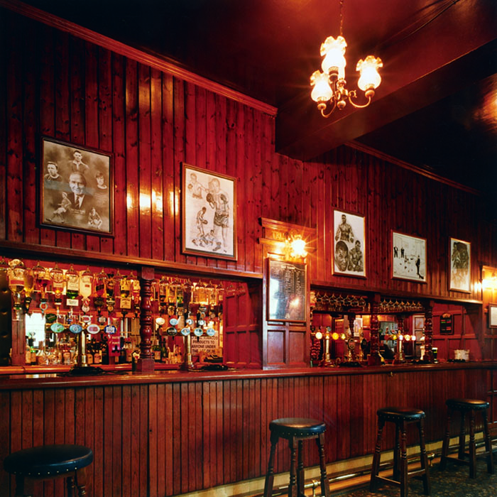 The White Horse, Bar